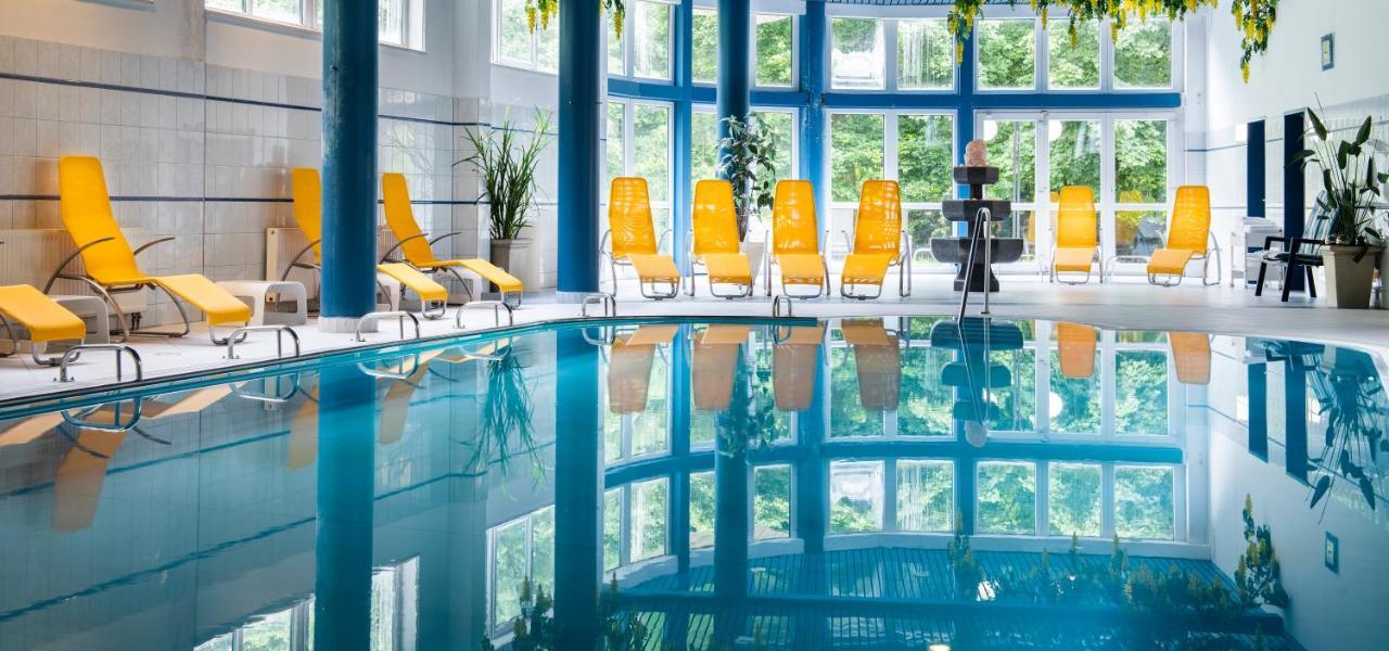 Parkhotel Zur Klause Бад-Халль Экстерьер фото